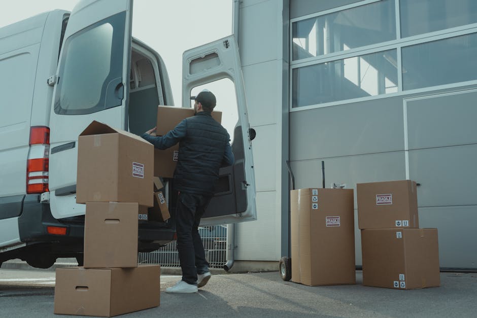 Lors des pics de fin d'année ou de soldes, l'augmentation du nombre de colis rallonge les tournées et décale fréquemment l'horaire habituel de distribution.