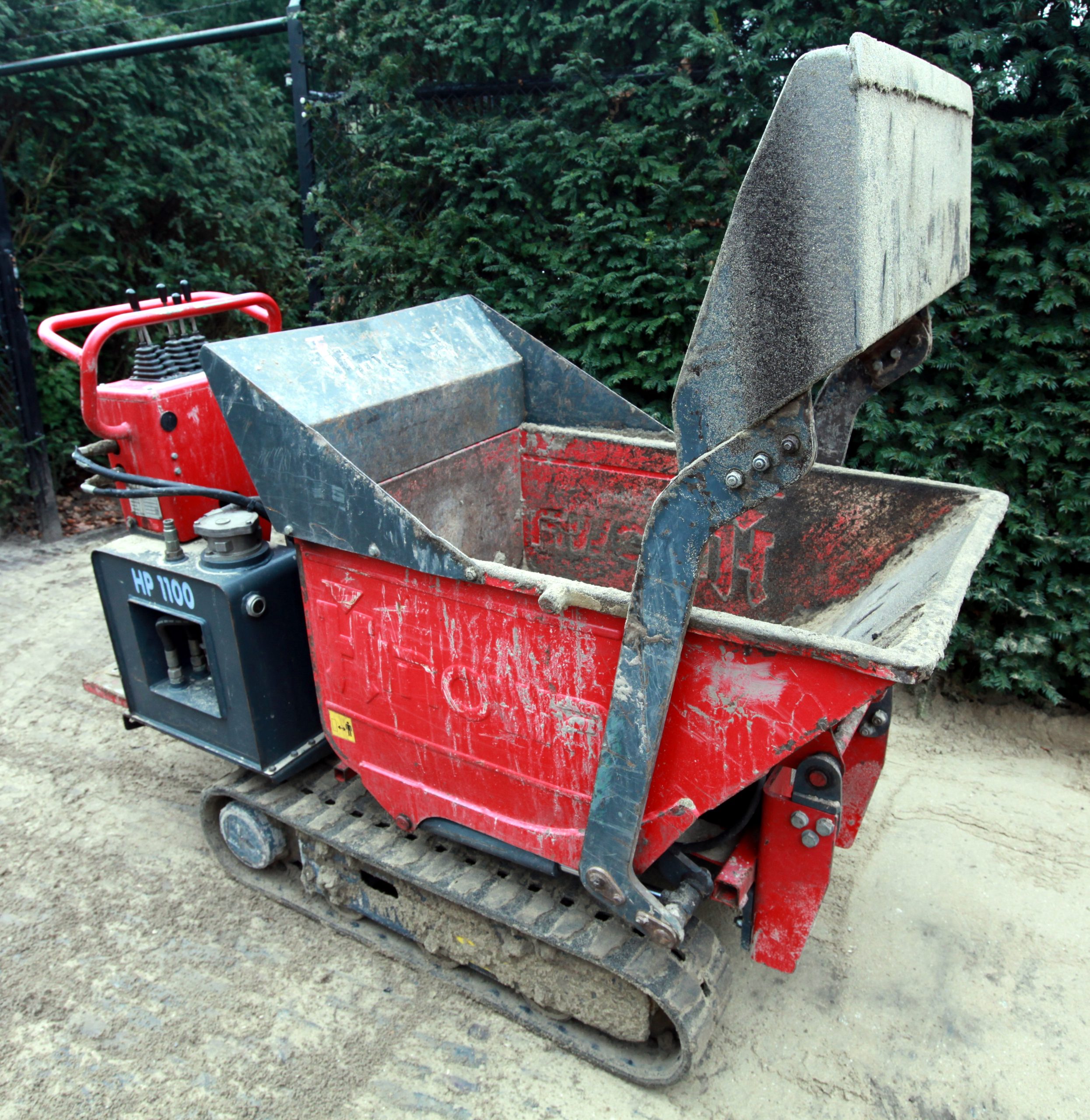 Mini-dumper à chenilles pour chantier paysager