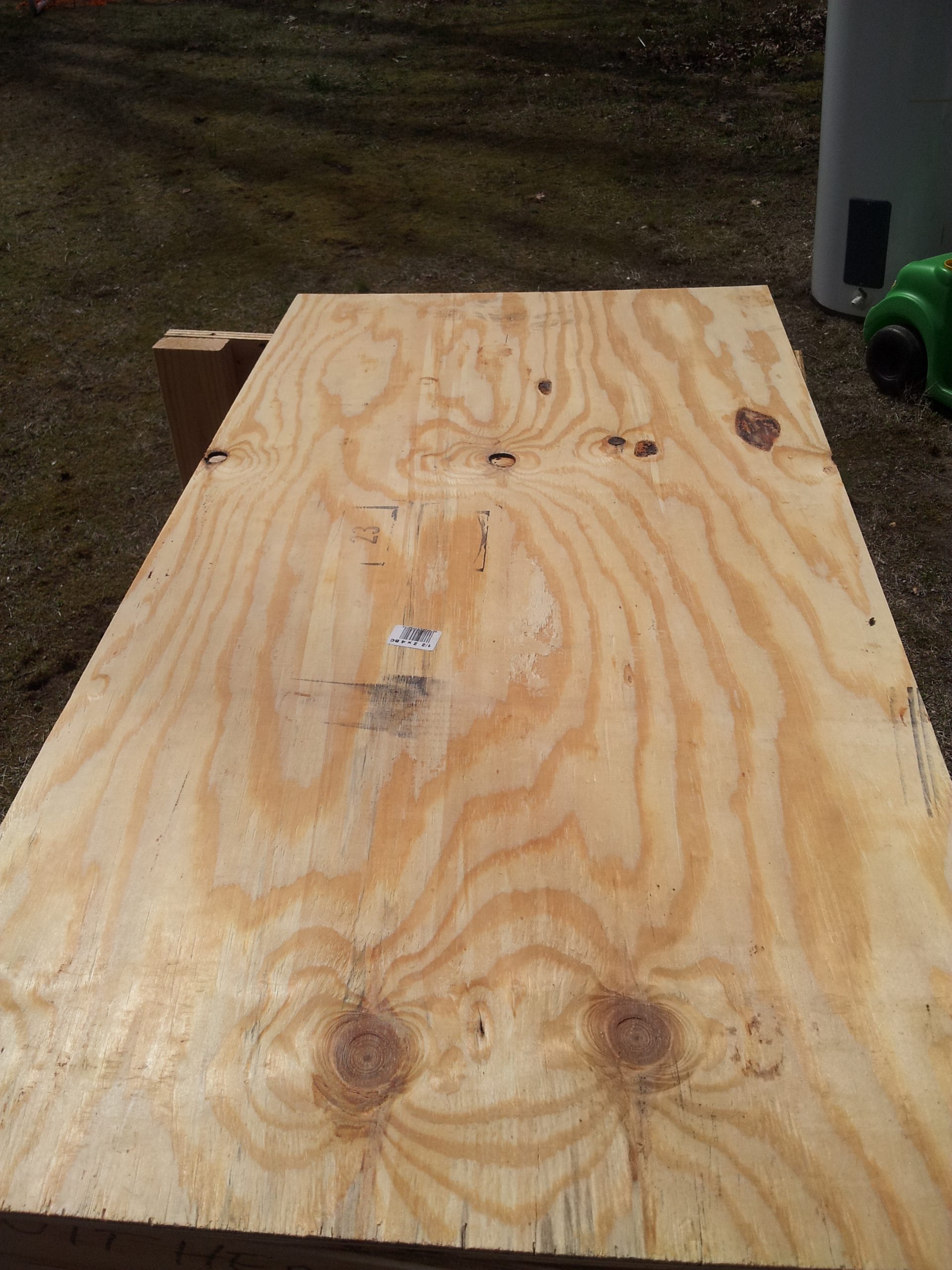 Panneau de contreplaqué utilisé comme support rigide