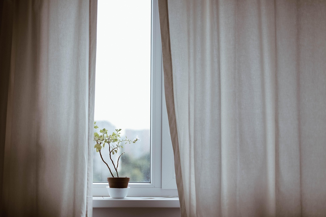 Rideaux : bien choisir pour embellir et isoler son intérieur